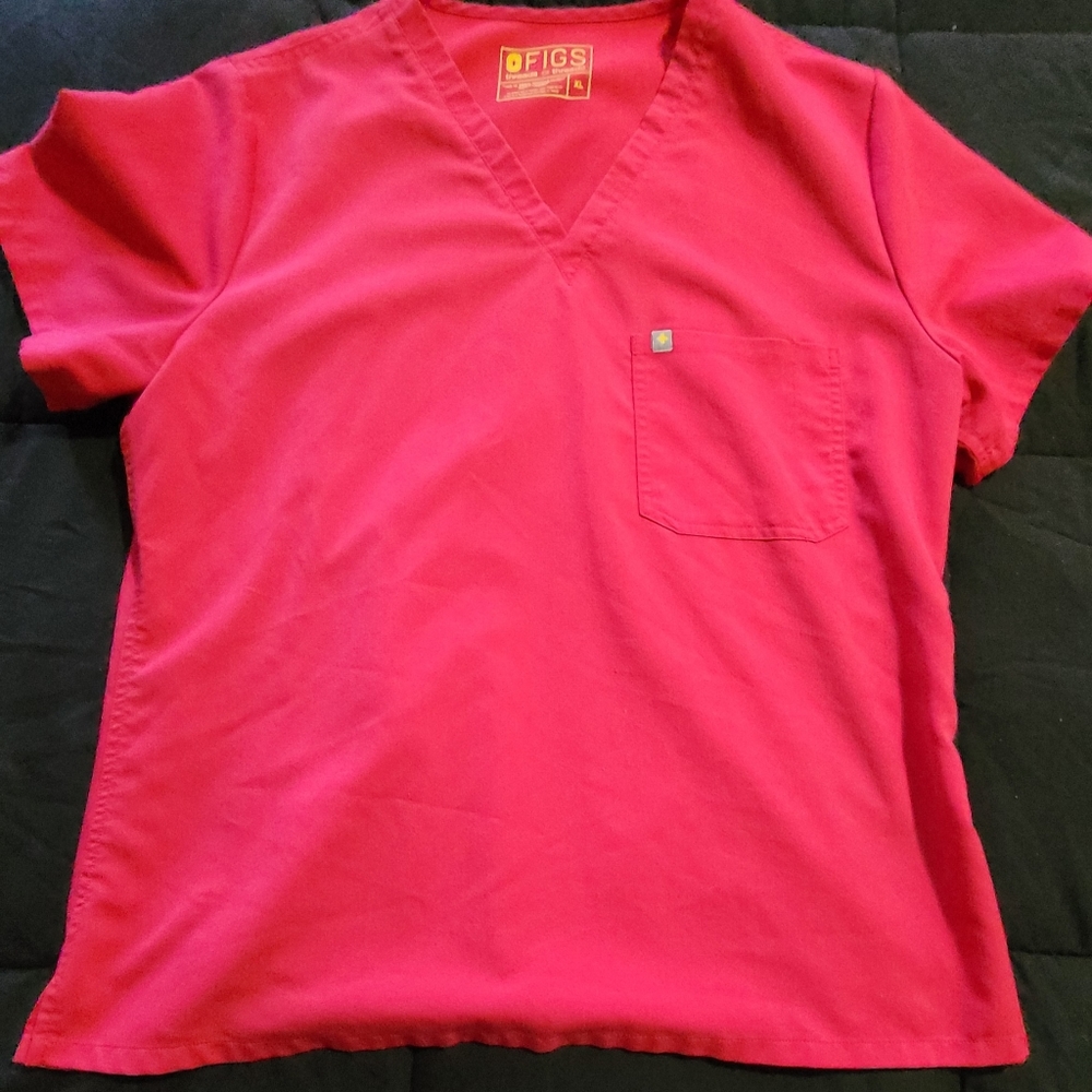 Figs scrub top
